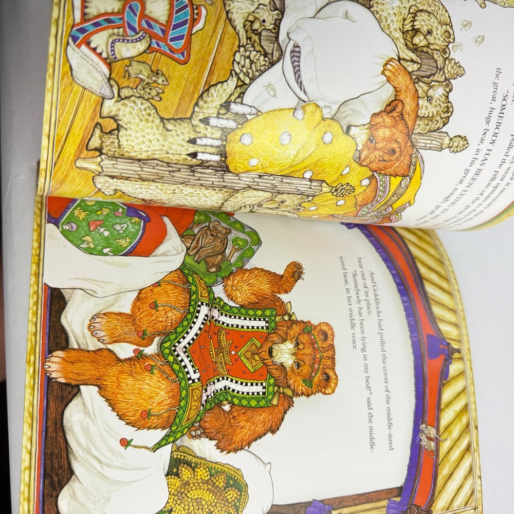 Goldilocks and the Three Bears Jan Brett Dolly Parton‎ Imagination Library Book - Picture 3 of 4